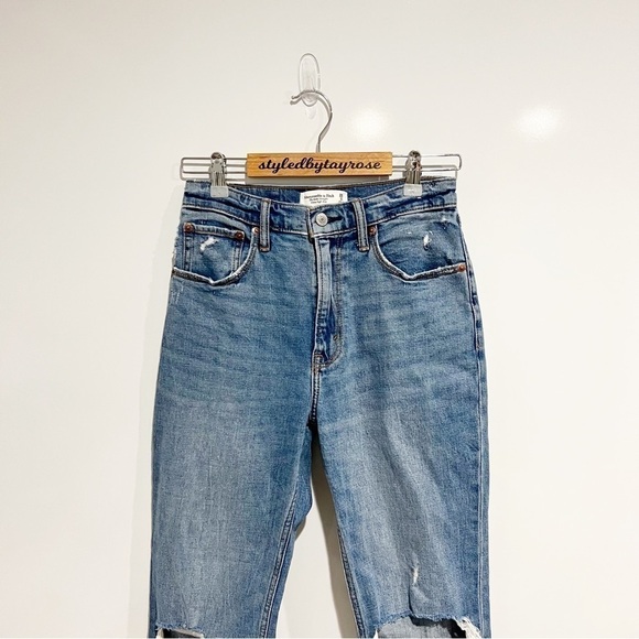 Abercrombie & Fitch Ultra High Rise Ankle Straight Jean - Picture 8 of 13